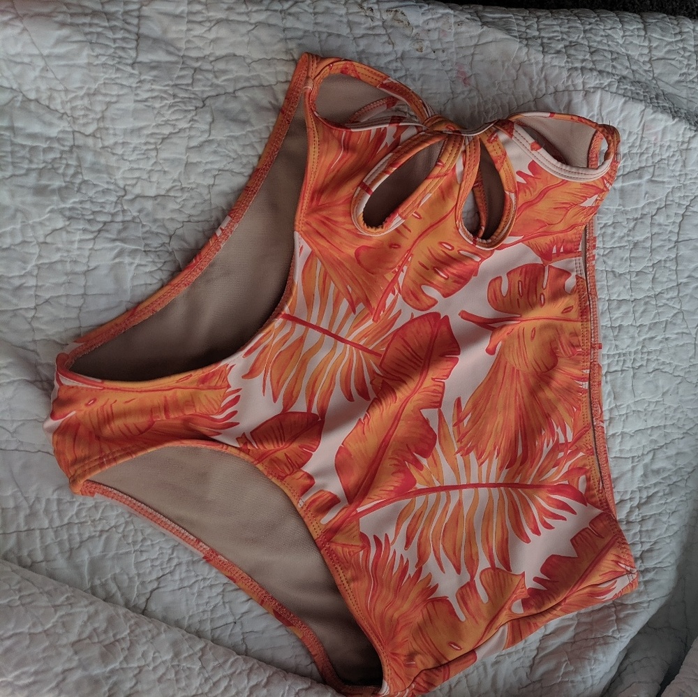 Kortni jeane floral cut out bottoms